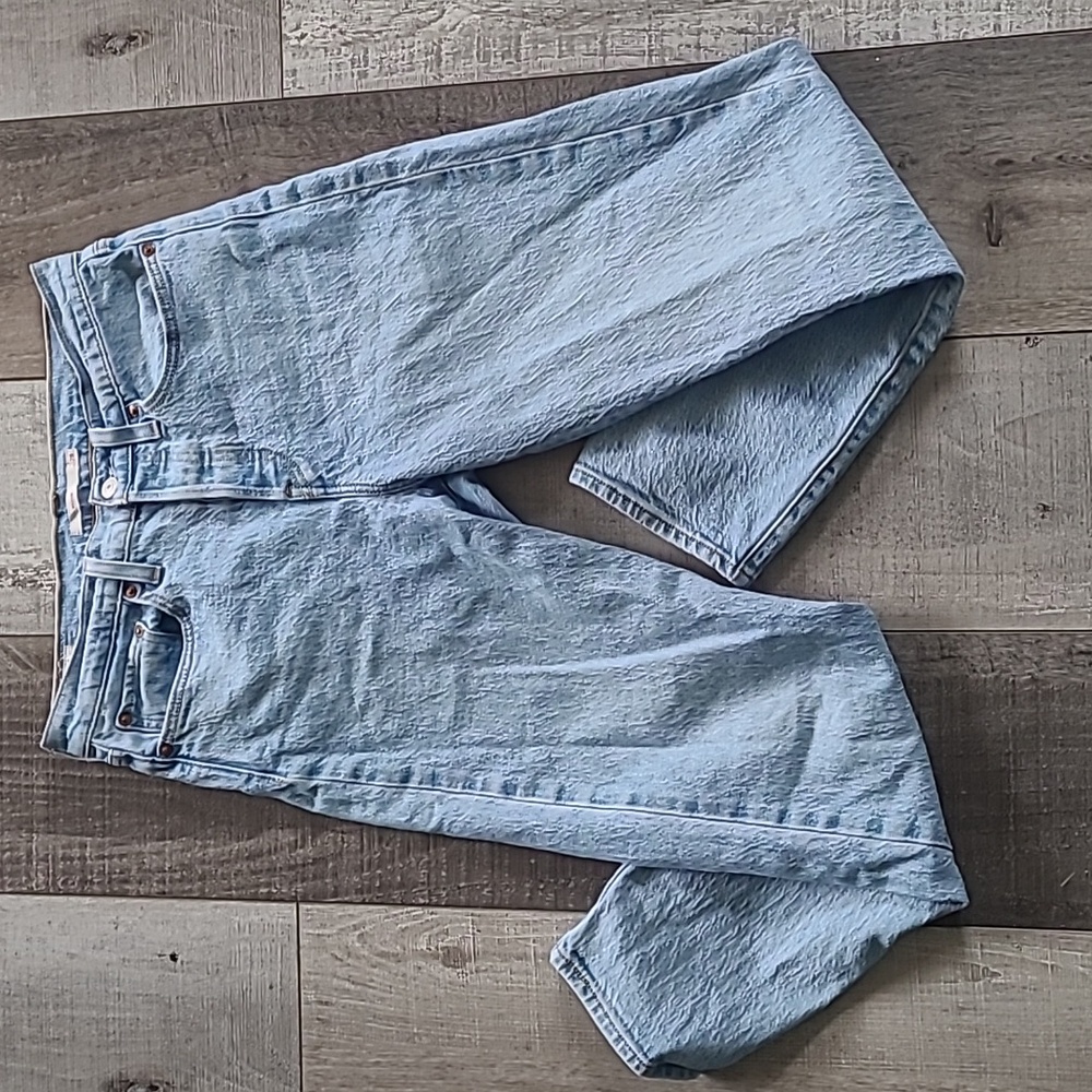 Levi's Wedgie Icon Fit Ankle Women's Jeans - Like NEW - Size 28
